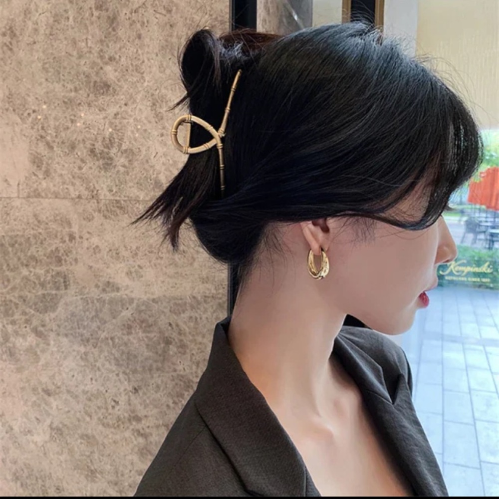 NWT LUXURY 18k GOLD PLATED EARRINGS - Picture 3 of 8